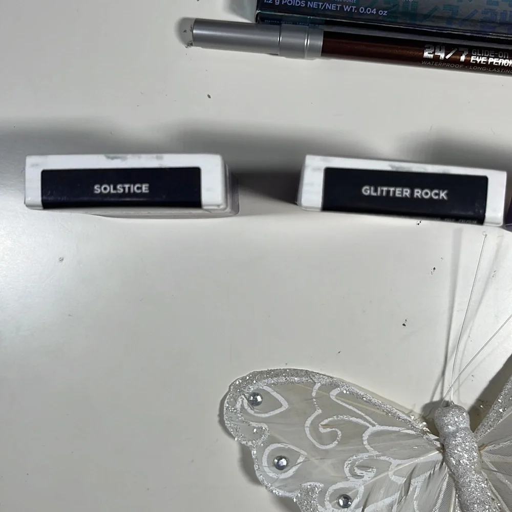 Urban decay, moon, dust shadows, and liner - Picture 3 of 4